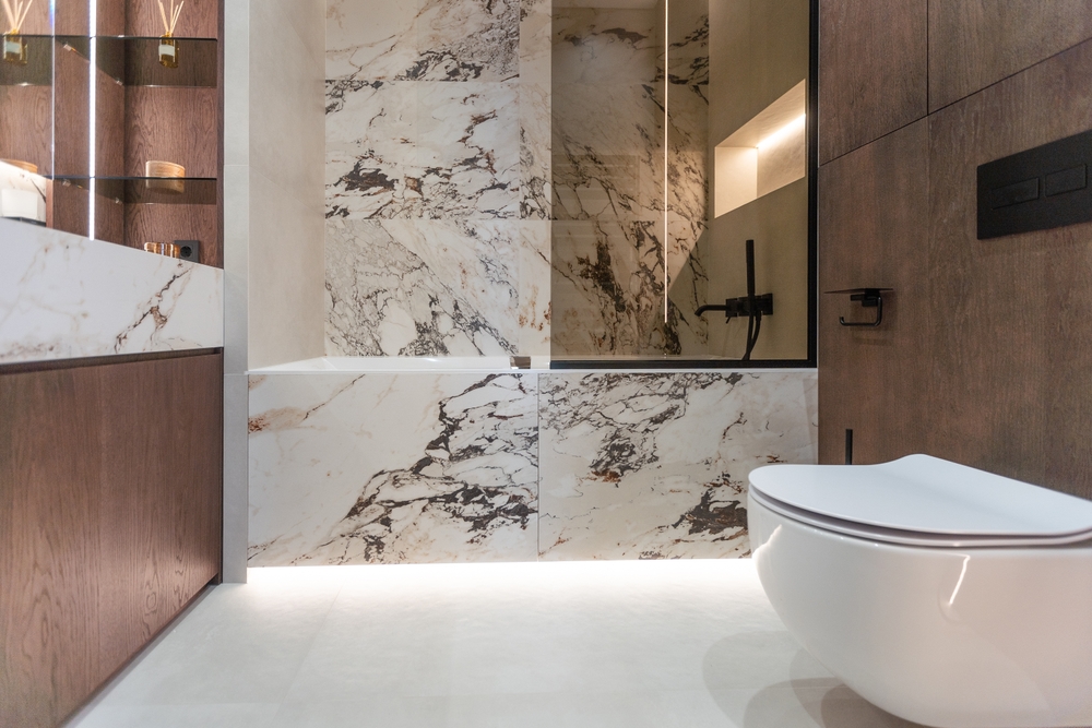 Luxurious,Minimalist,Bathroom,In,Modern,Townhouse